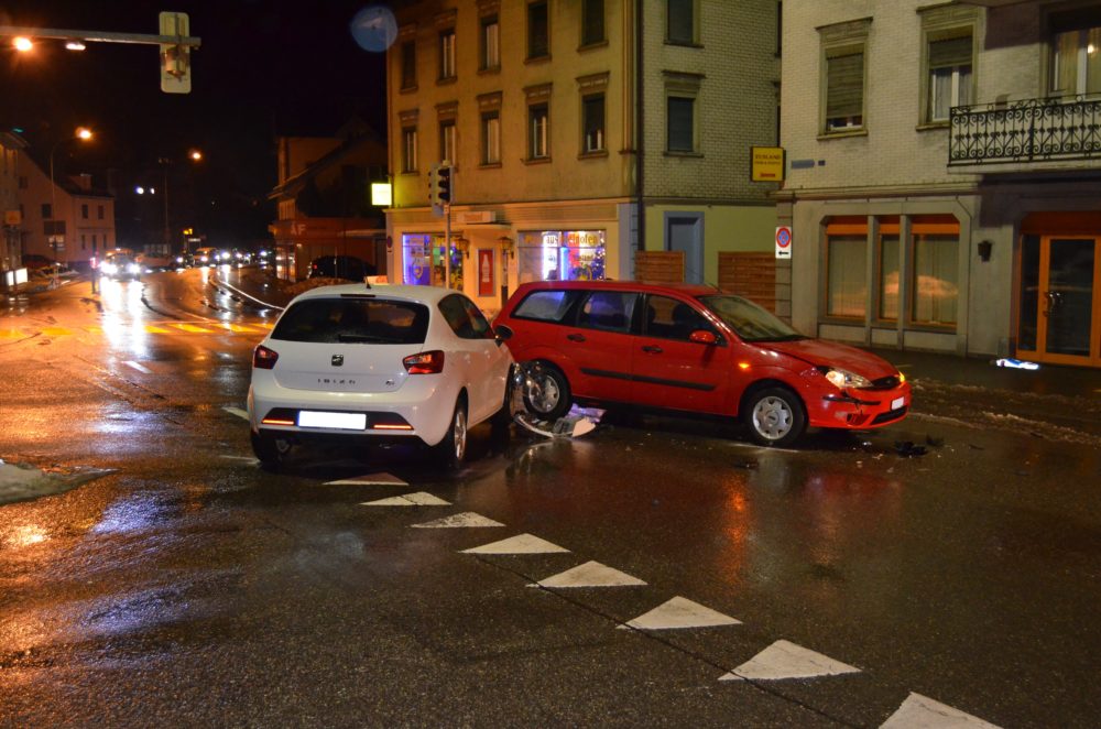 Herisau AR Unfall Im Verzweigungsbereich Sachschaden Mehrere Tausend