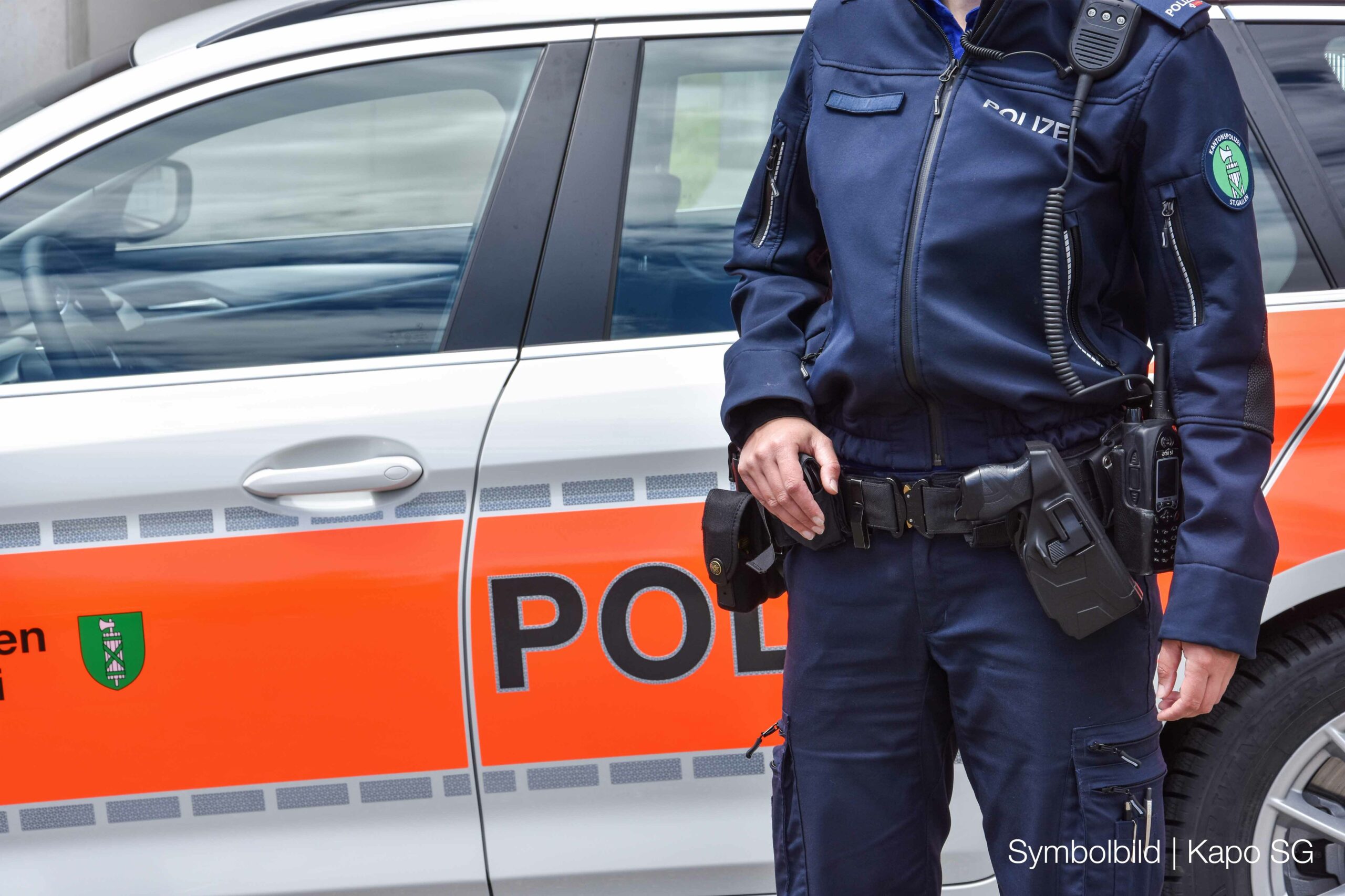 St Gallen Sg Frau Bergibt Falschen Polizisten Mehrere