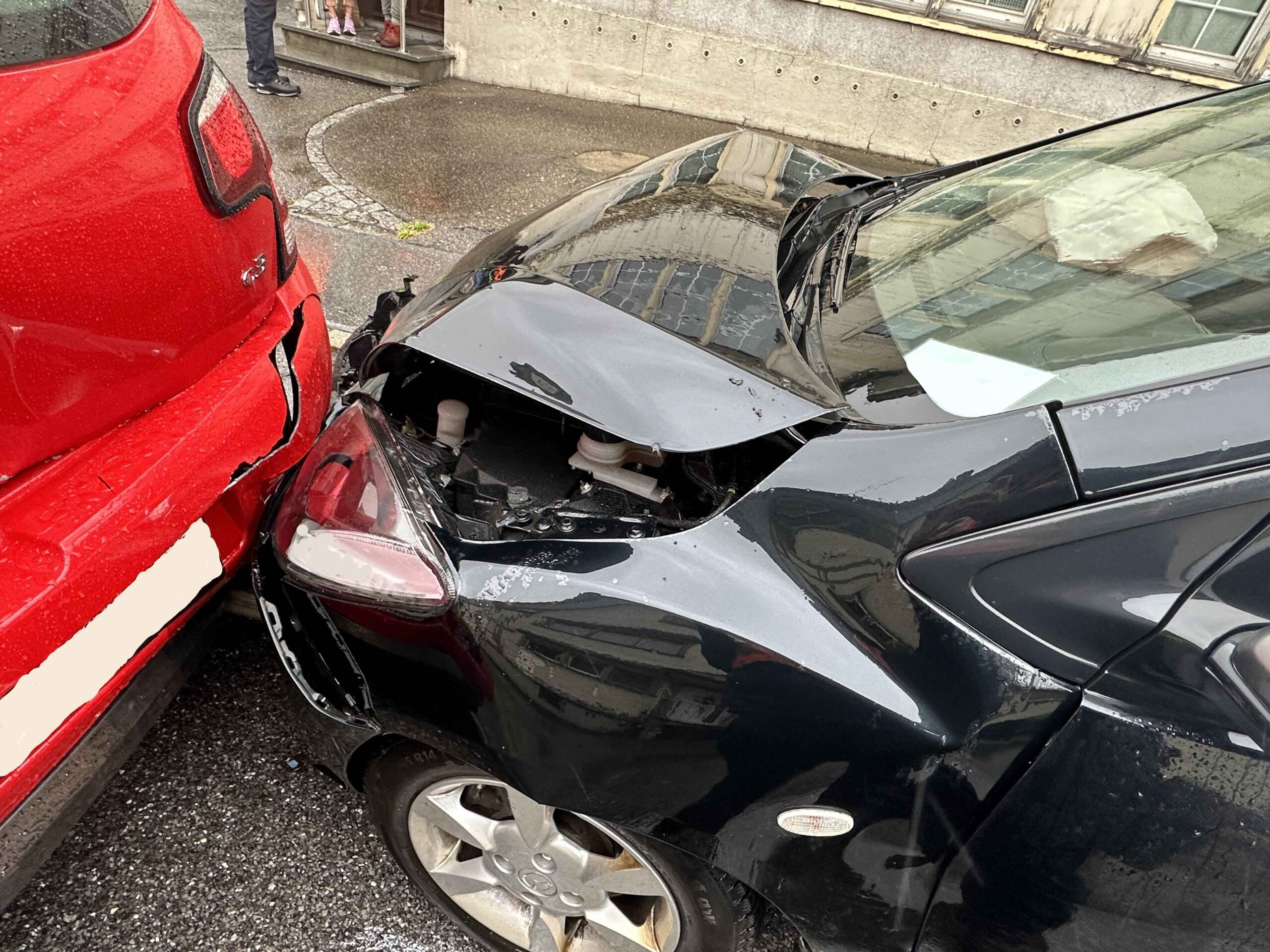 Gais AR Auffahrkollision Zwischen Zwei Autos Zwei Personen Leicht