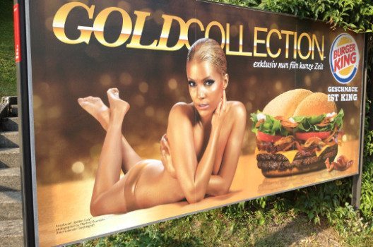 Auch Burger King macht eine Frau zum Produkt. 