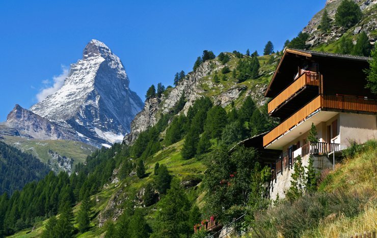 Traumorte entdecken - mit schönen Car-Reisen. (Bild: Zermatt - © Lenar Musin - shutterstock.com) 