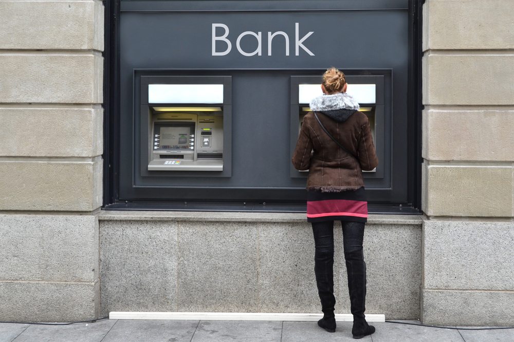Das Geld gehört den Banken. (Bild: Capricorn Studio / Shutterstock.com)