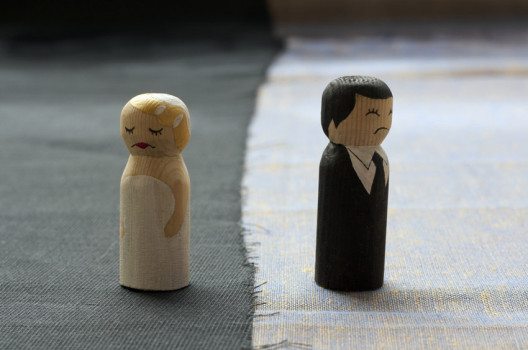 Allein für 2013 weist das Statistische Bundesamt etwas mehr als 17.000 Ehescheidungen in der Schweiz. (Bild: nathings / Shutterstock.com)