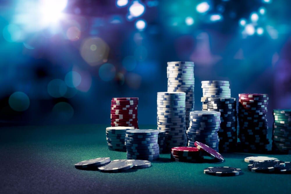 Für Luxusprodukte und Online-Glücksspiele soll es künftig Sondersteuern geben. (Bild: © Fer Gregory - shutterstock.com)