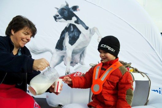 Sie betreuen 70 Prozent der insgesamt über 2500 Standorte: Die Bäuerinnen und Landfrauen des Schweizerischen Bäuerinnen- und Landfrauenverbandes SBLV. (Bild: © Schweizer Milchproduzenten SMP)
