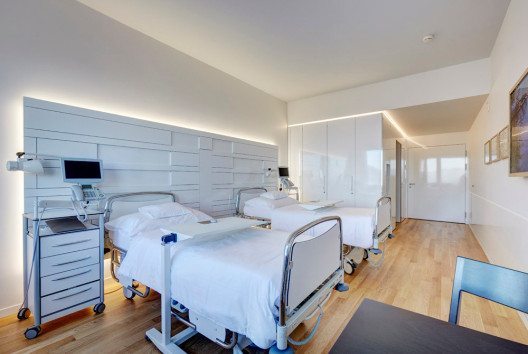 Erweiterung Excellence: Zweibett-Zimmer. (© Luzerner Kantonsspital)