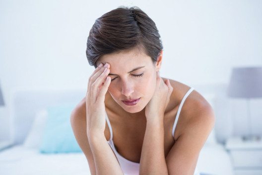Frauen leiden dreimal häufiger an Migräne als Männer. (Bild: wavebreakmedia – Shutterstock.com)