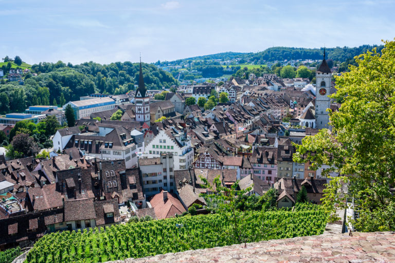 Neuhausen am Rheinfall SH: Auffahrkollision zwischen drei ...