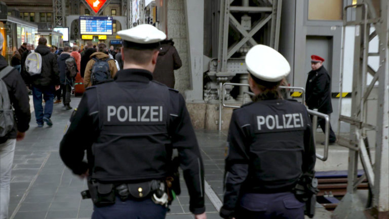 Zweiteilige Reportage Macht Steigende Gewalt Gegen Polizisten Zum Thema ...