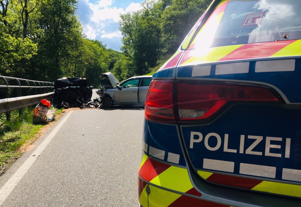 Schwerer Verkehrsunfall Auf Der B50 - Polizei.news