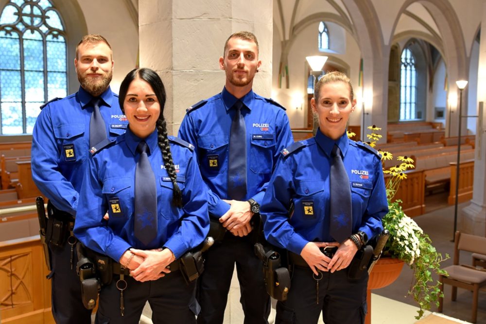 Schaffhausen SH: Inpflichtnahme Von Vier Neuen Polizisten - Polizei.news