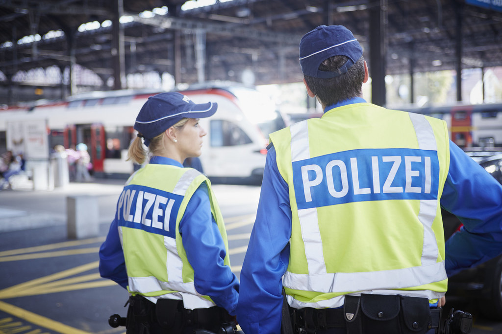 Bedienstete der Jugend- und Präventionspolizei sind täglich auf den Strassen des Kantons auf Patrouille. (Bildquelle: Kapo Basel-Stadt)