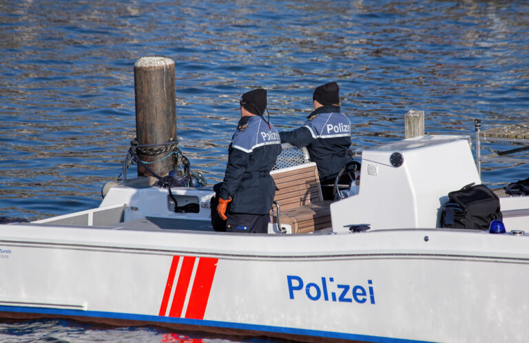 feature post image for Wasserschutzpolizei Zürich – Sicherheit auf Zürcher Gewässern