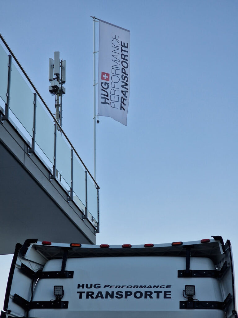 feature post image for Hug Performance Transporte GmbH: Kran- und Spezialtransporte im In- und Ausland