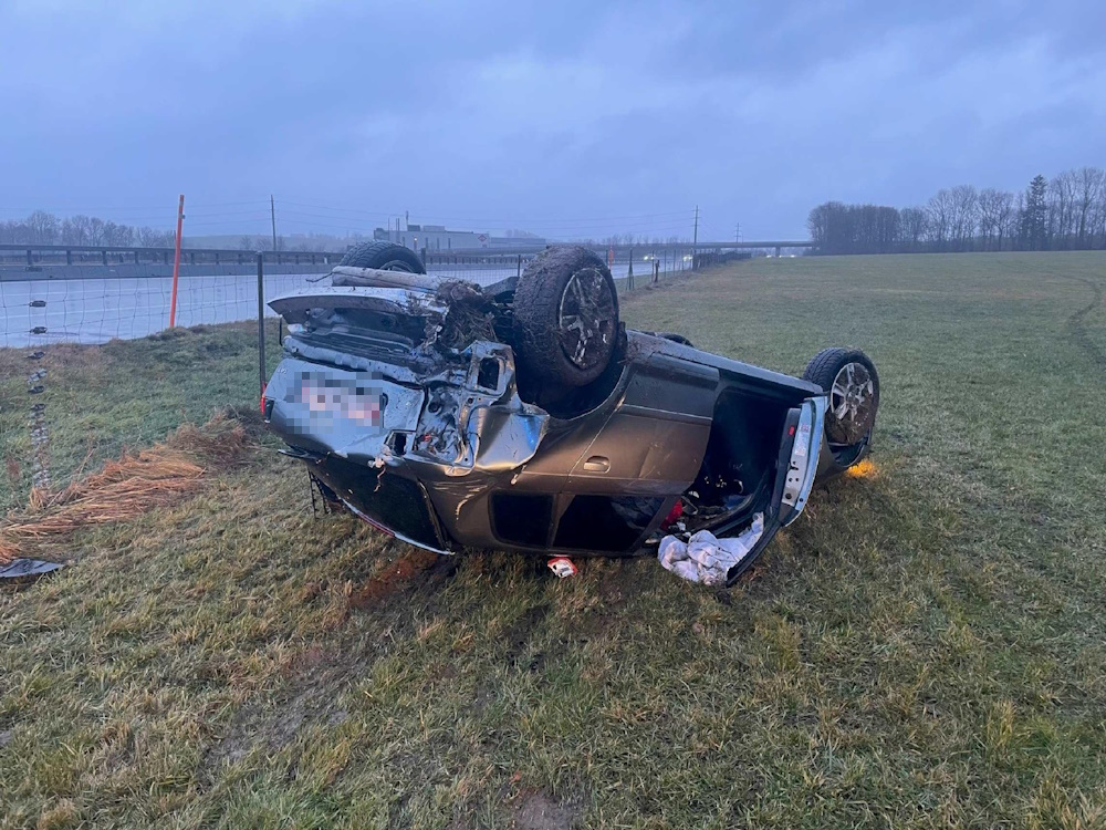 Semsales-FR-Autobahn-A12-Verkehrsunfall-drei-Personen-verletzt