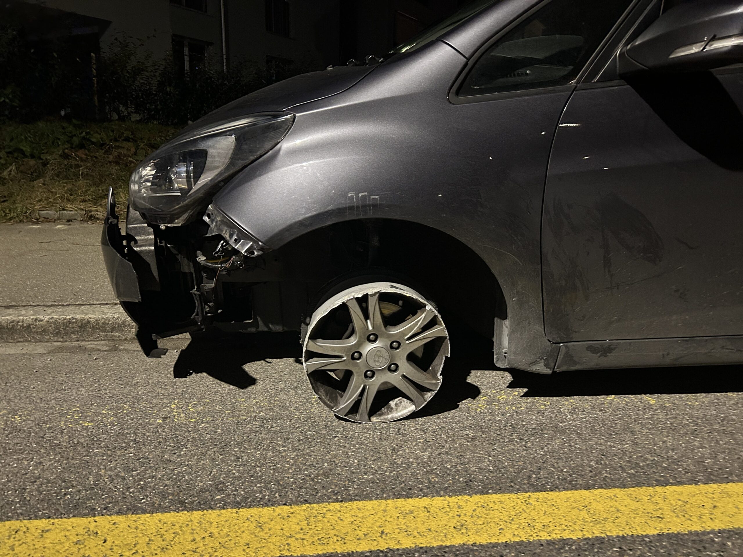 Stachen-TG-Fahrunf-hige-Schweizerin-41-auf-nackter-Felge-gestoppt