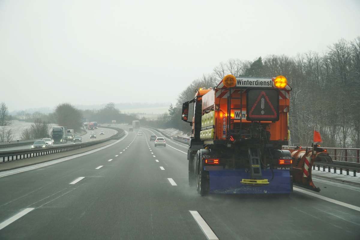 autobahnpolizeiinspektion-tipps-f-r-sicheres-fahren-w-hrend-des-winterdienstes