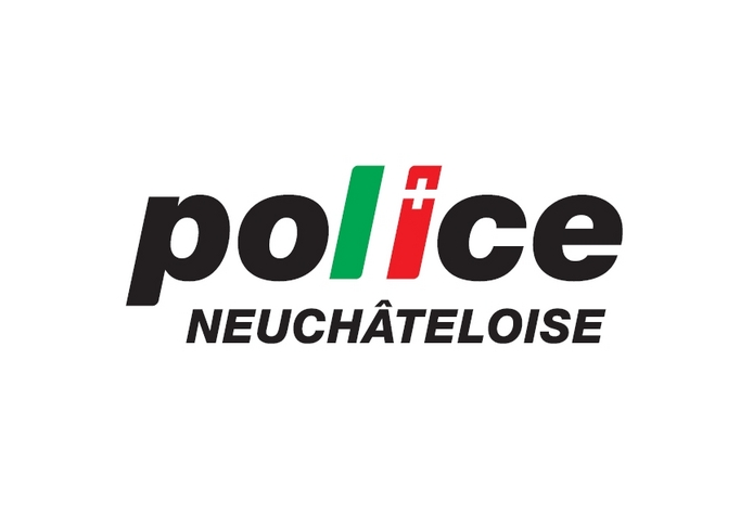 Neuch-tel-NE-Feuer-in-Gesch-ftshaus-Polizei-evakuiert-Anwohner-Ermittlungen-laufen
