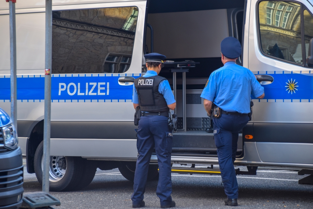 Pirna-Copitz-Sachsen-Seniorin-65-bel-stigt-Exhibitionist-von-Polizei-gestellt