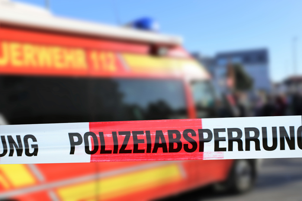 Goldbach-Bayern-PKW-rammt-vollen-Schulbus-11-von-94-Sch-lern-verletzt