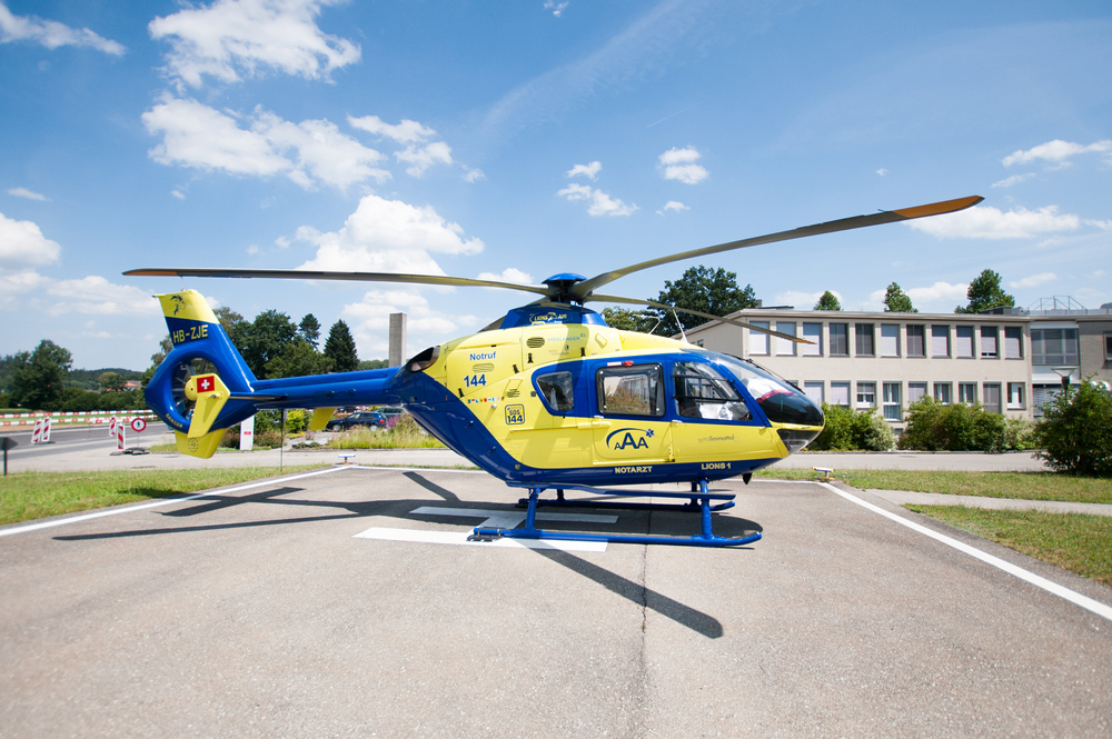AAA-Alpine-Air-Ambulance-Warnung-vor-gef-hrlichem-Helikopter-Downwash