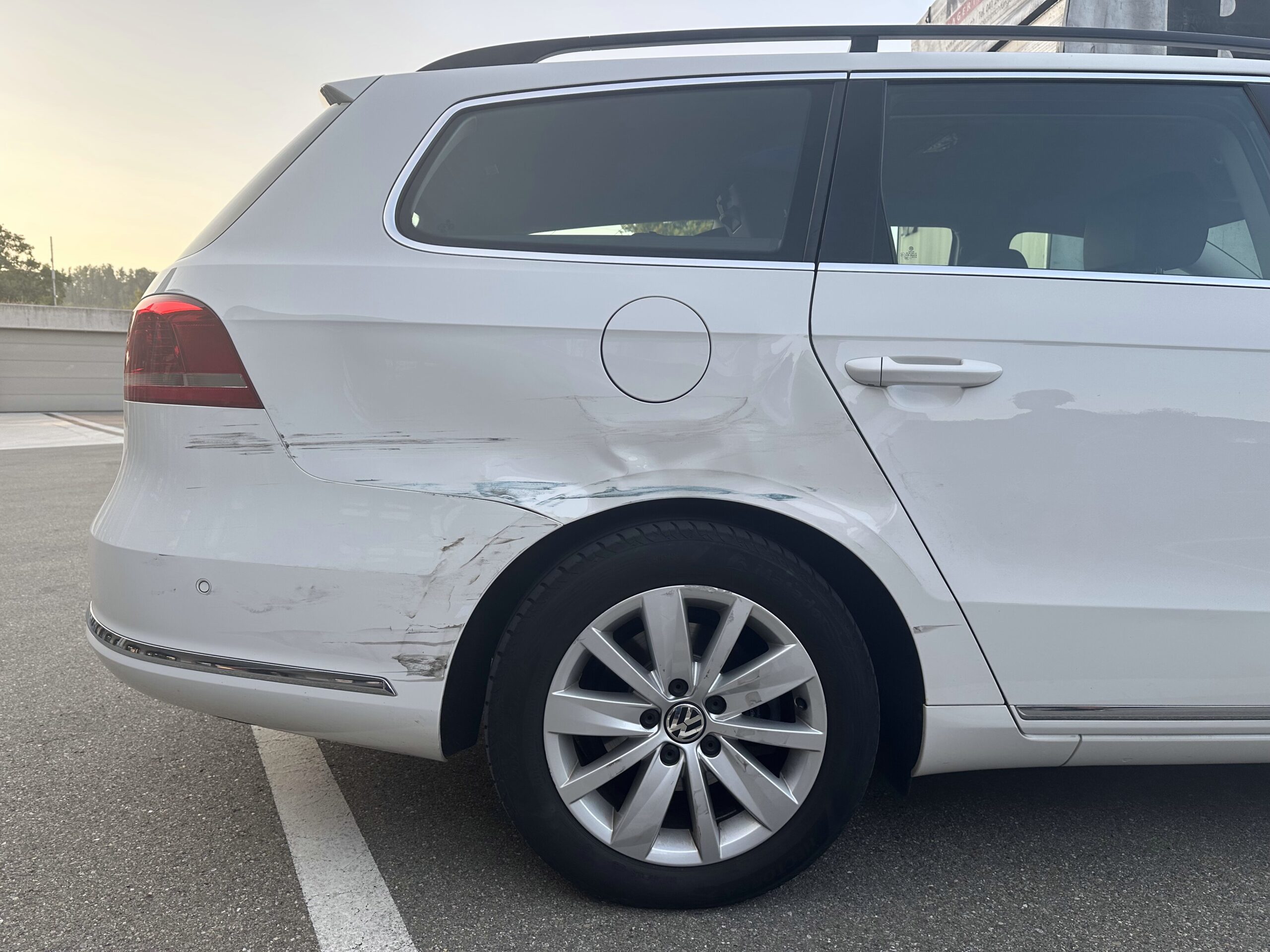 Herisau-AR-Brauner-SUV-fl-chtet-nach-Kollision-Polizei-sucht-Zeugen