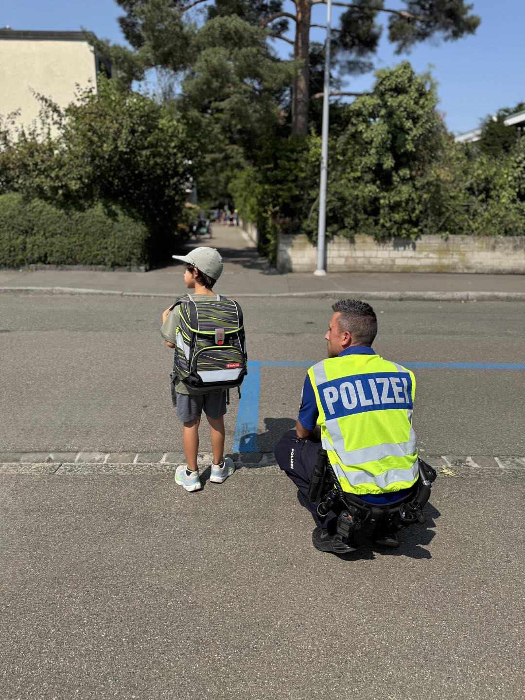 Basel-BS-Schulpolizisten-begleiten-Kinder-sicher-ins-neue-Schuljahr