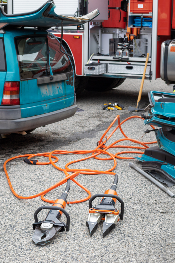 Muckendorf-Wipfing-N-Schwerer-Unfall-auf-B14-Feuerwehr-befreit-eingeklemmten-Fahrer