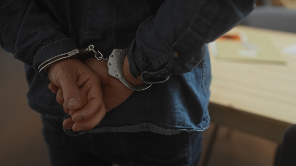 W-rzburg-Bayern-Mann-bricht-Auto-auf-und-entf-hrt-Sch-ferh-ndin-Festnahme-und-Haft