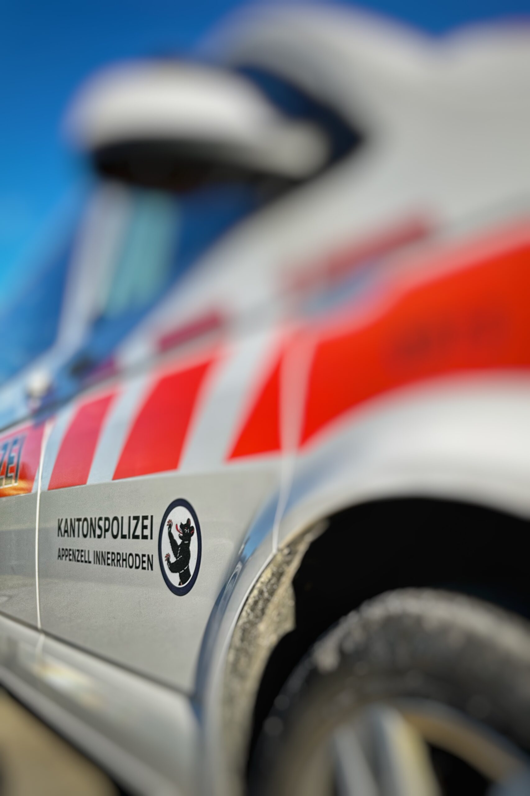 appenzell-ai-fussg-nger-auf-zebrastreifen-angefahren-polizei-sucht-lenker-und-zeugen