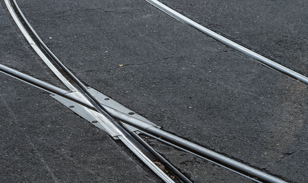 Schwerin-MV-18-J-hriger-von-Tram-an-Stra-enbahnhaltestelle-erfasst-schwer-verletzt