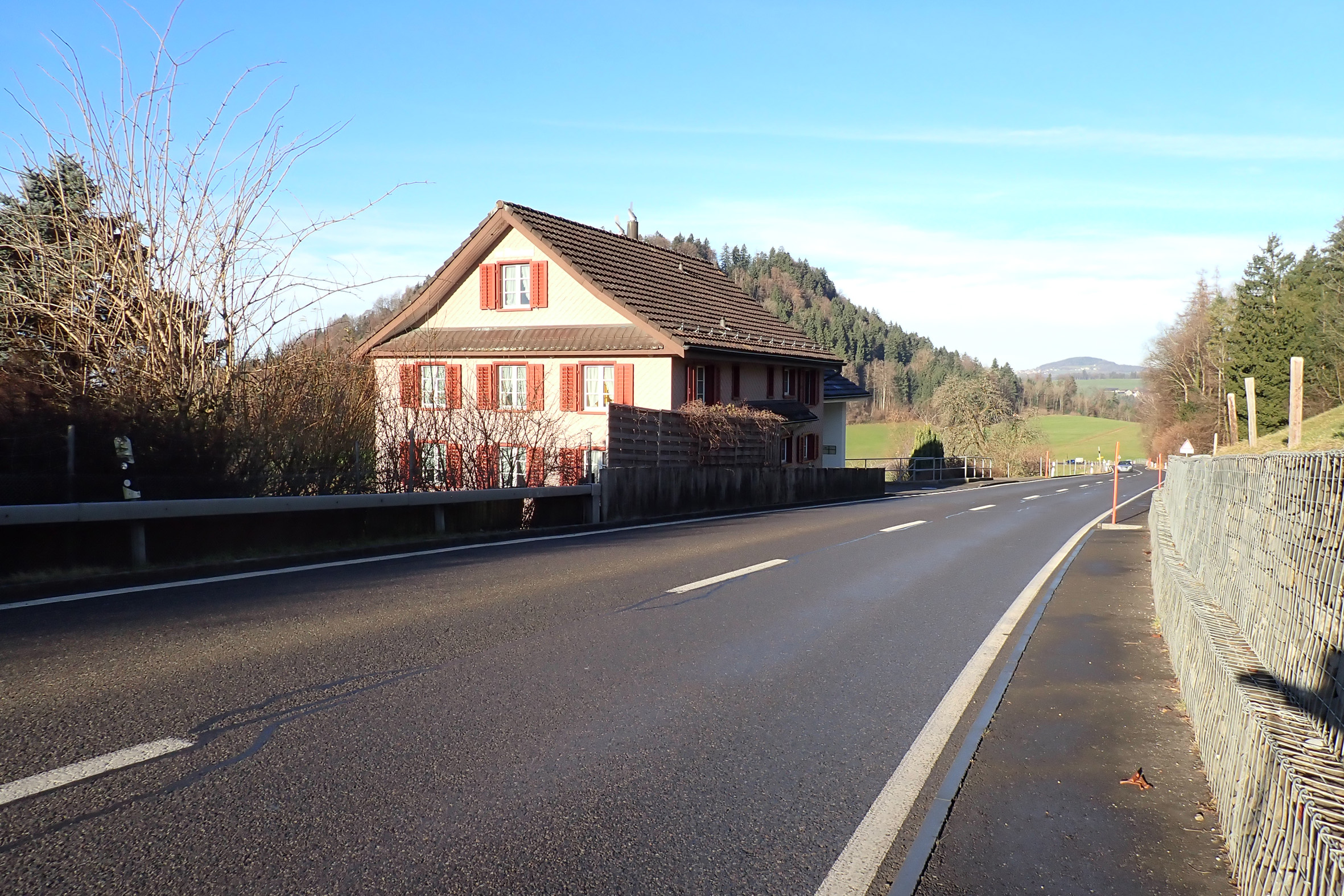 neuheim-zg-bauarbeiten-an-der-baarerstrasse-f-hren-bis-ende-juli-zu-einschr-nkungen