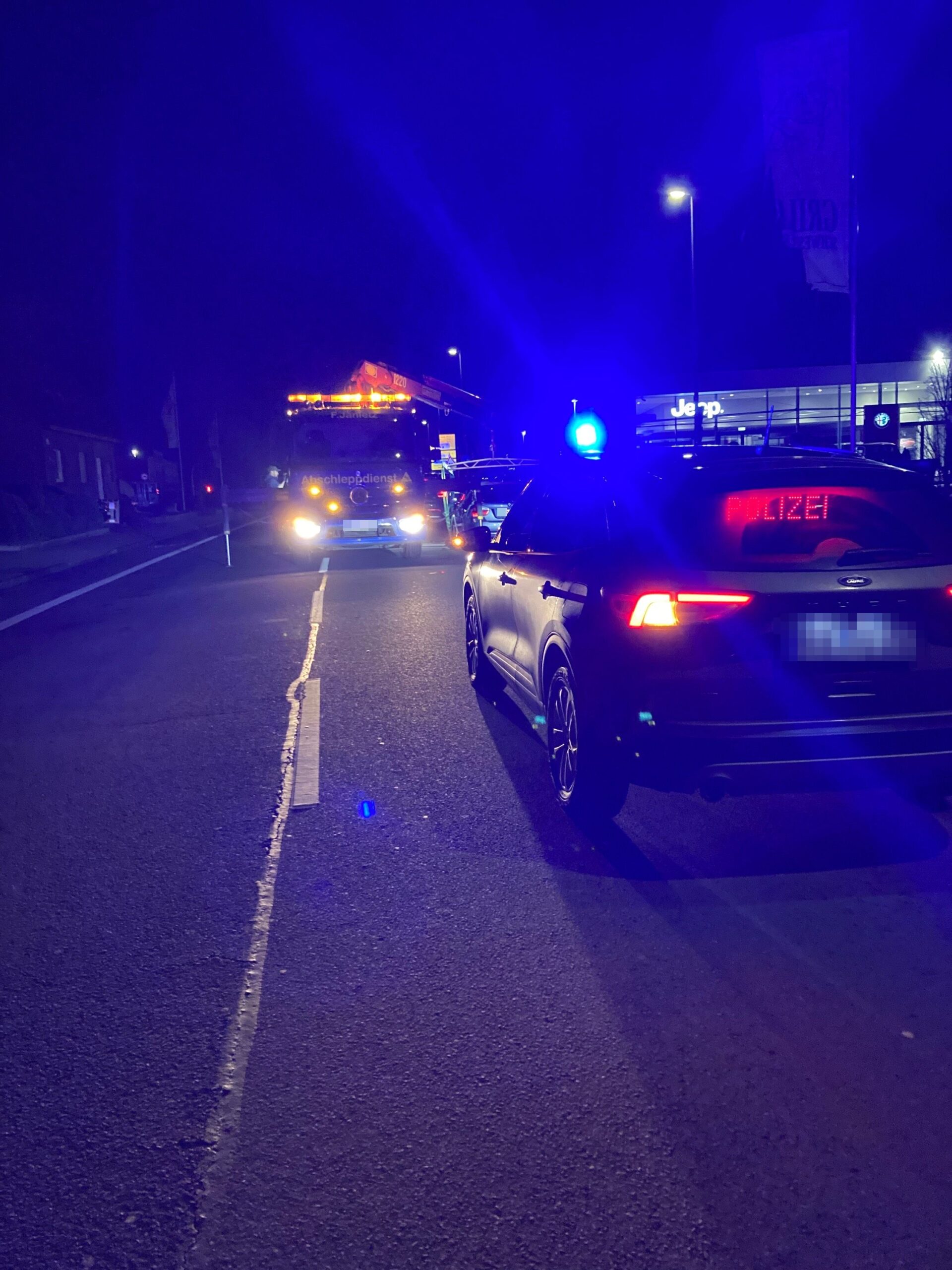 D-lmen-NRW-Illegales-Autorennen-mit-ber-100-km-h-innerorts-von-Zivilstreifen-gestoppt