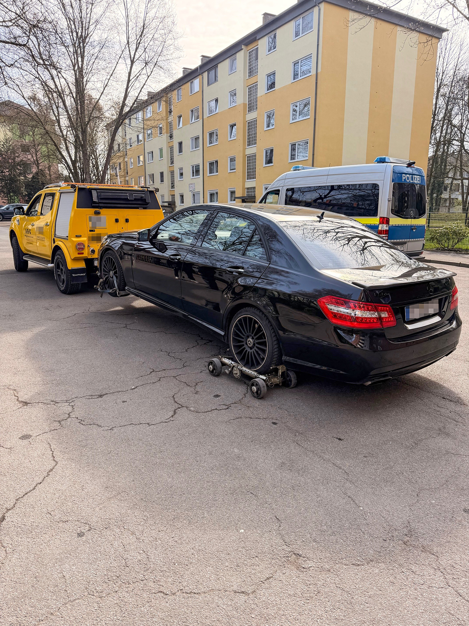 Witten, NRW: Auto so laut wie Düsenjet – Polizei zieht Boliden aus dem Verkehr