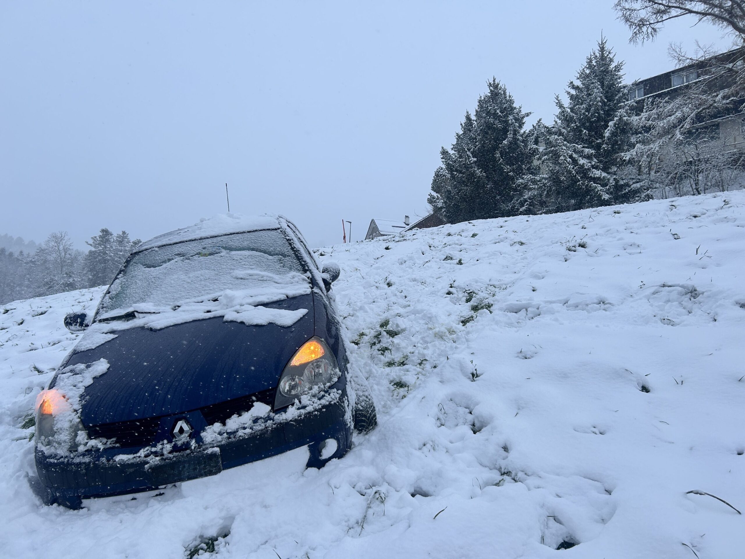 Appenzell Ausserrhoden AR: Mehrere Unfälle auf winterlichen Strassen
