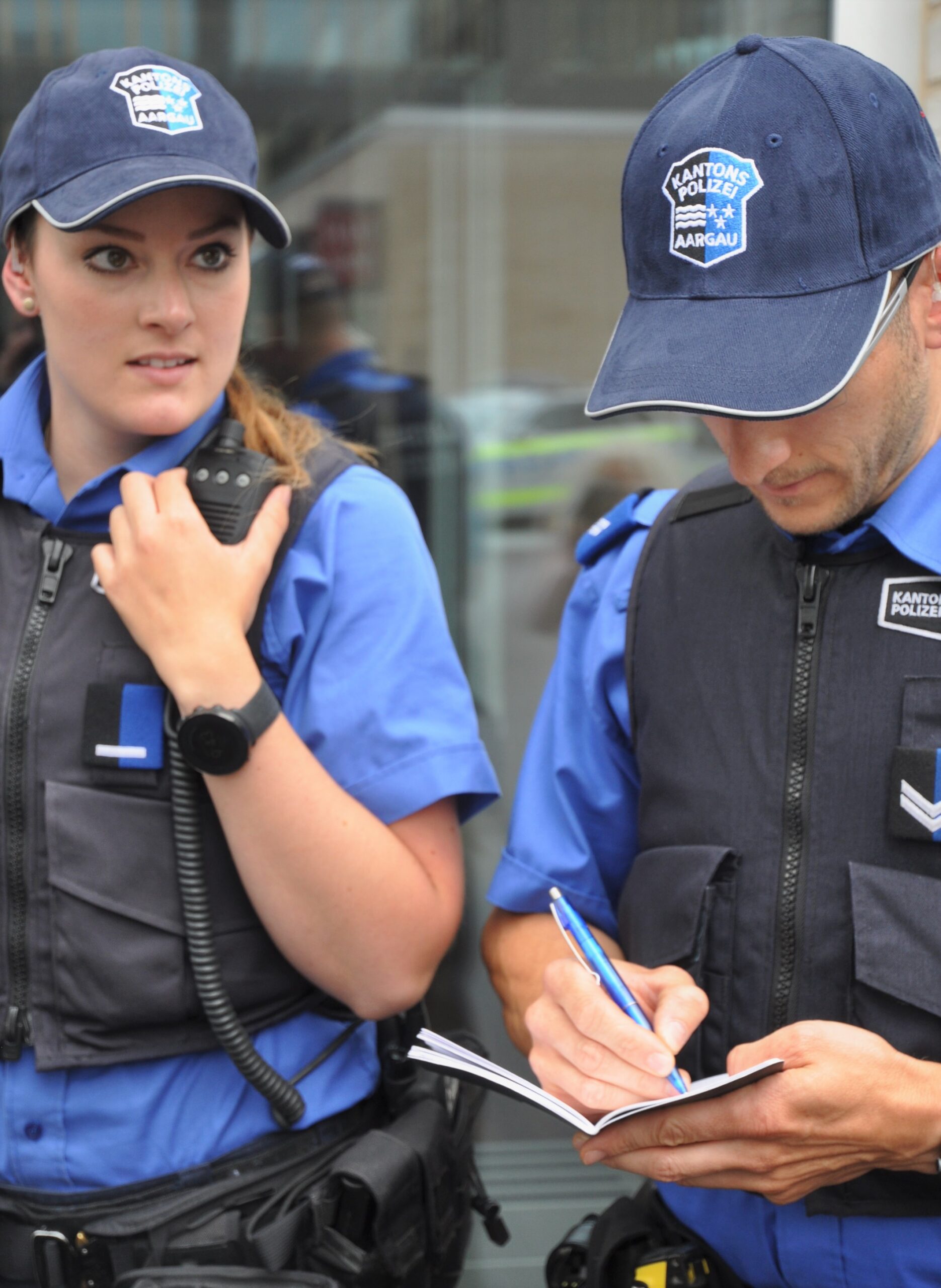 Mellingen AG: Jugendlicher flüchtet nach Unfall mit Pferd – Frau verletzt