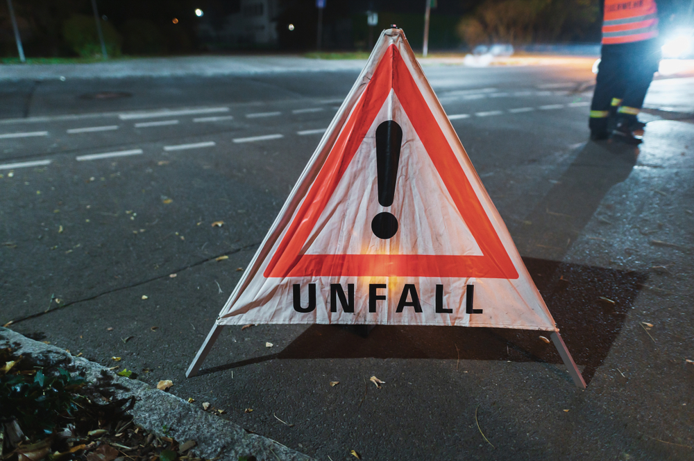Bregenz, Vorarlberg: Unfall beim Einbiegen – Pkw kollidiert mit Motorrad
