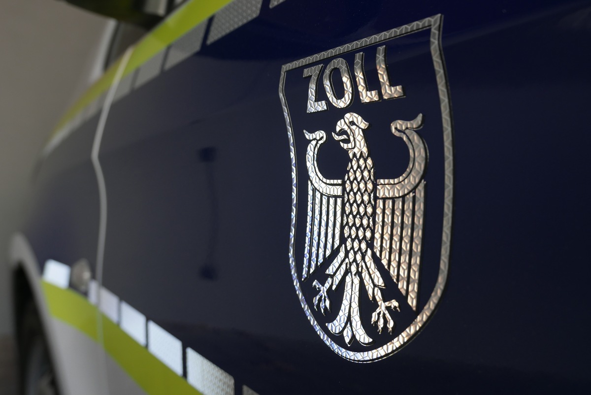 Dortmund, Nordrhein-Westfalen: Zoll stellt über 1000 illegale E-Zigaretten sicher