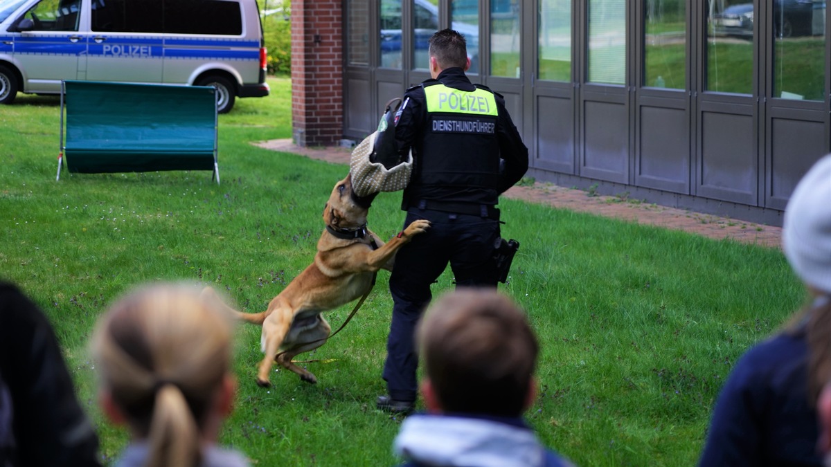 Lüneburg, Niedersachsen: Zukunftstag gibt Einblicke in Polizeiberuf