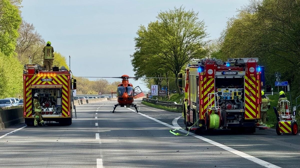 Ratingen, Nordrhein-Westfalen: Unfall auf A52 – mehrere Verletzte und Großeinsatz