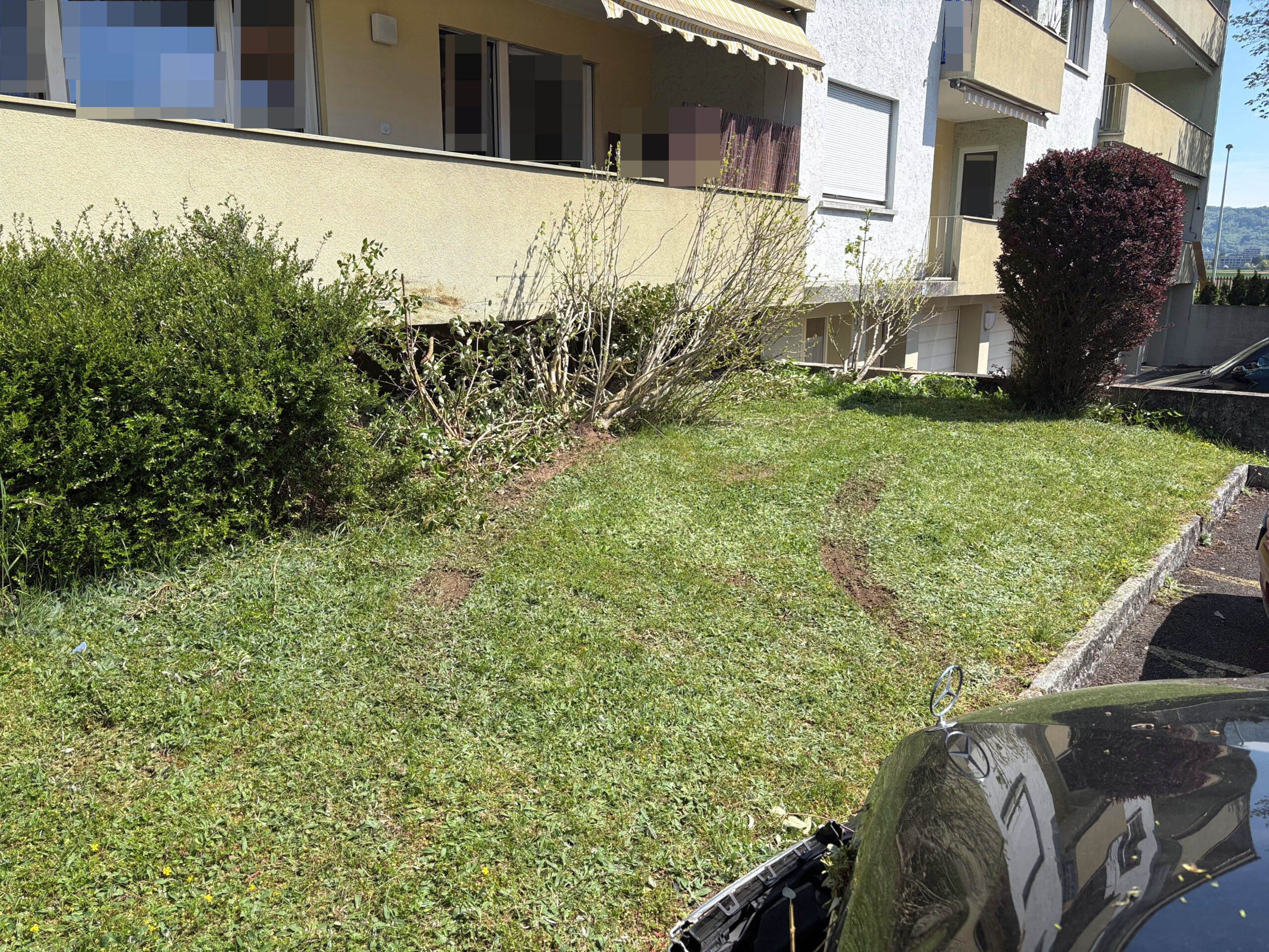 Untersiggenthal AG: 81-Jähriger prallt in Mehrfamilienhaus – Ermittlungen laufen