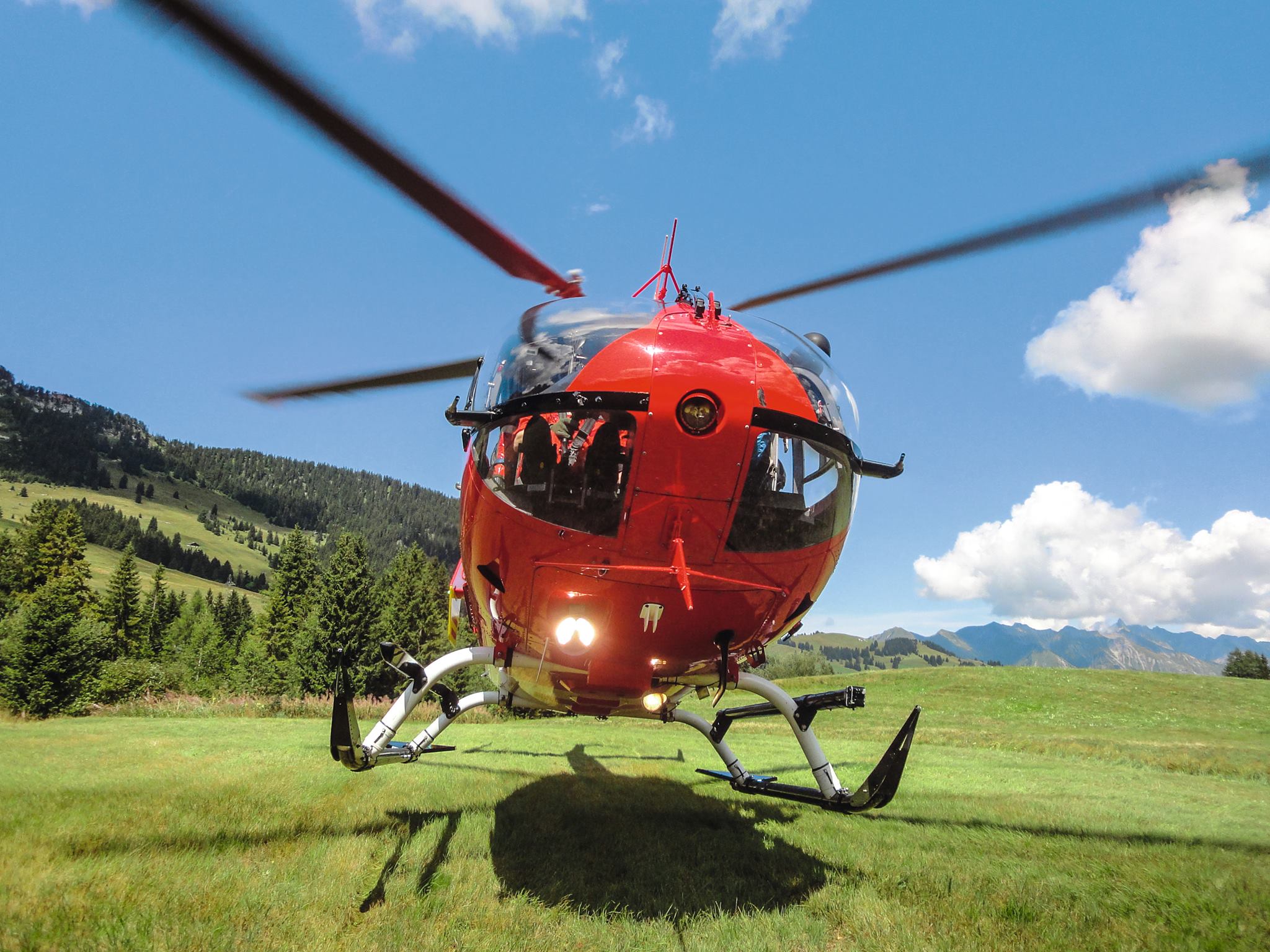 Bad Zurzach AG: Mädchen (13) stürzt vom Velo – in kritischem Zustand ins Spital geflogen