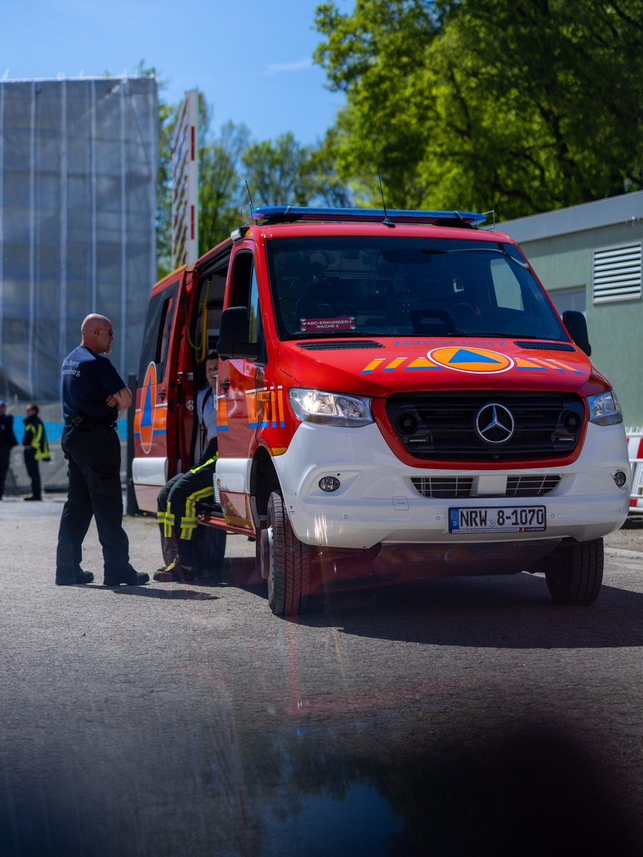 Bochum, Nordrhein-Westfalen: Salzsäure tritt in Heizkraftwerk aus