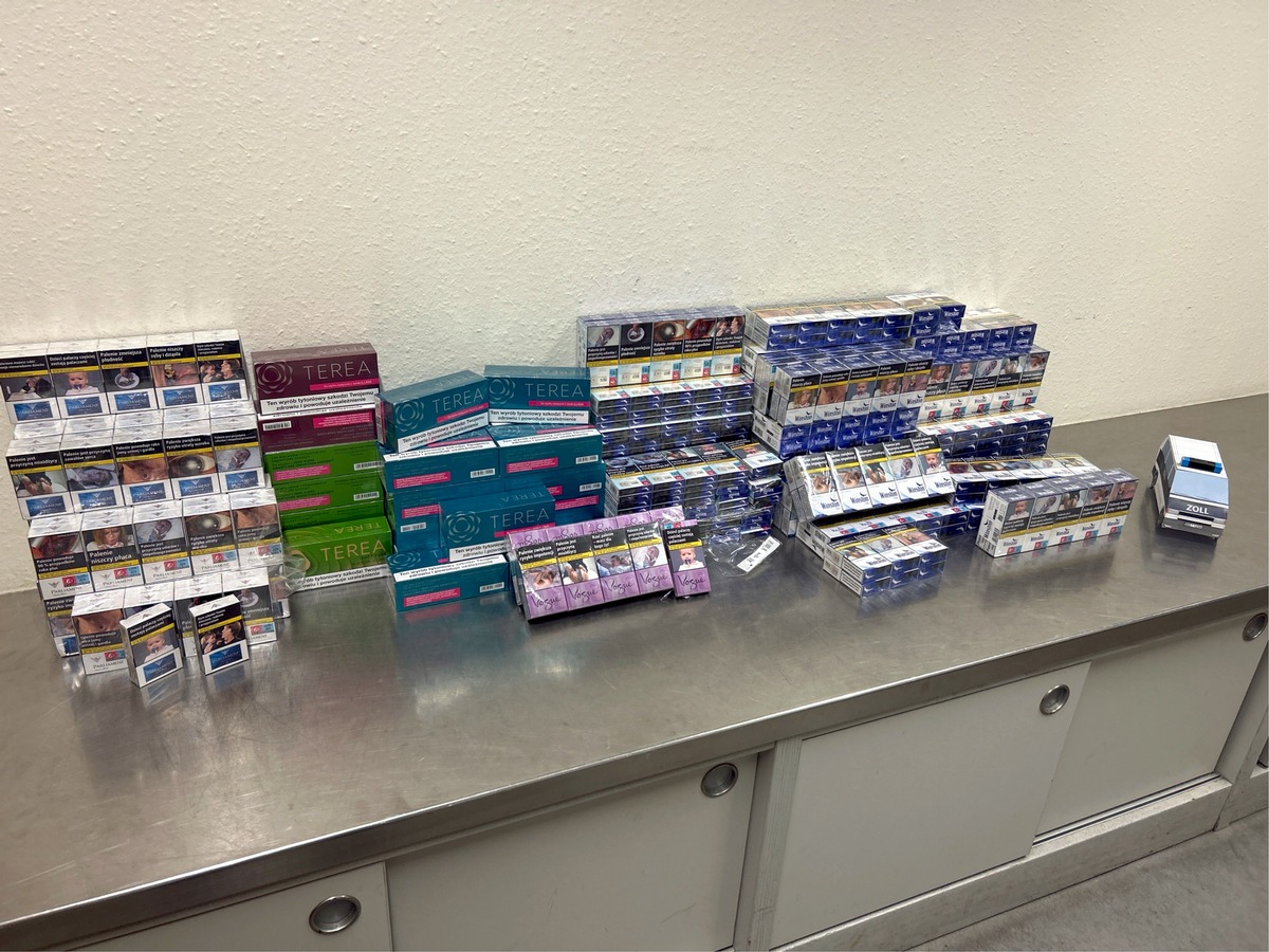 Singen, Baden-Württemberg: Verdacht auf gewerbsmäßigen Zigarettenhandel