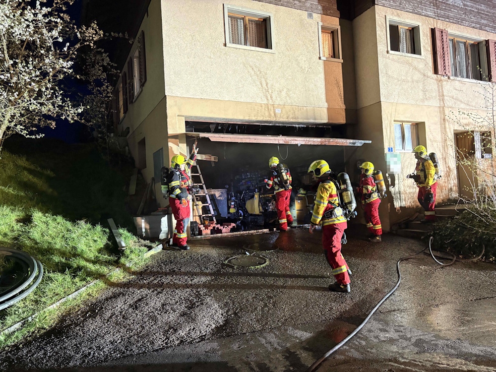 Ernetschwil SG: Brandgeruch weckt Bewohner – Garage stark beschädigt