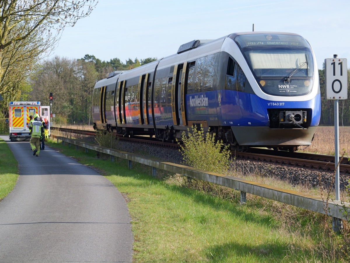 Paderborn, NRW: Reizgas im Zug – Einsatzkräfte betreuen über 100 Fahrgäste
