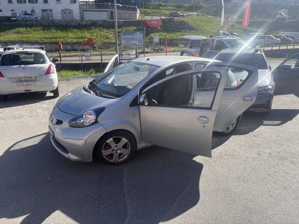 Gossau SG: Flucht vor Polizei endet in Crash – Ruander wegen Raserdelikt festgenommen