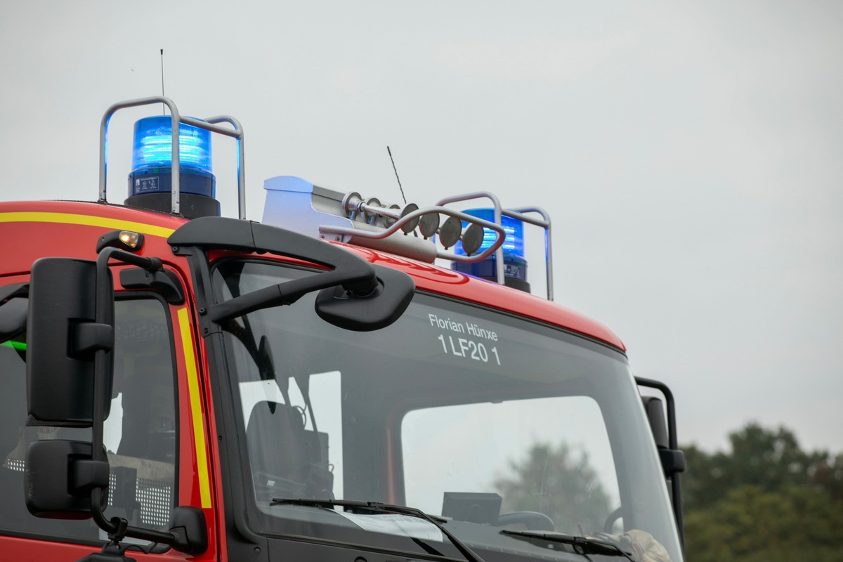 Hünxe, Nordrhein-Westfalen: Einsatz nach Lkw-Brandmeldung ohne Befund