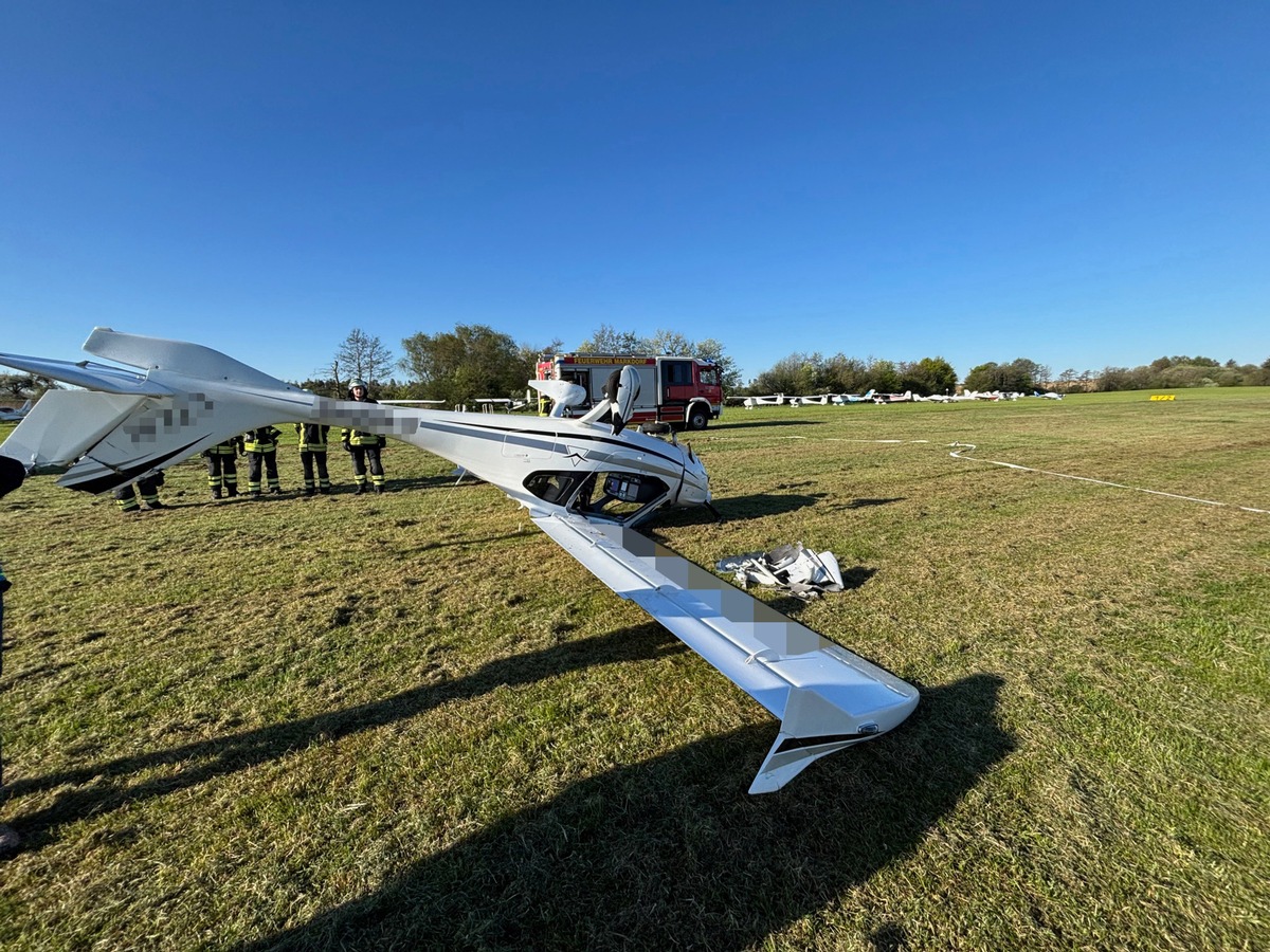 Markdorf, BW: Ultraleichtflugzeug überschlägt sich bei Landung