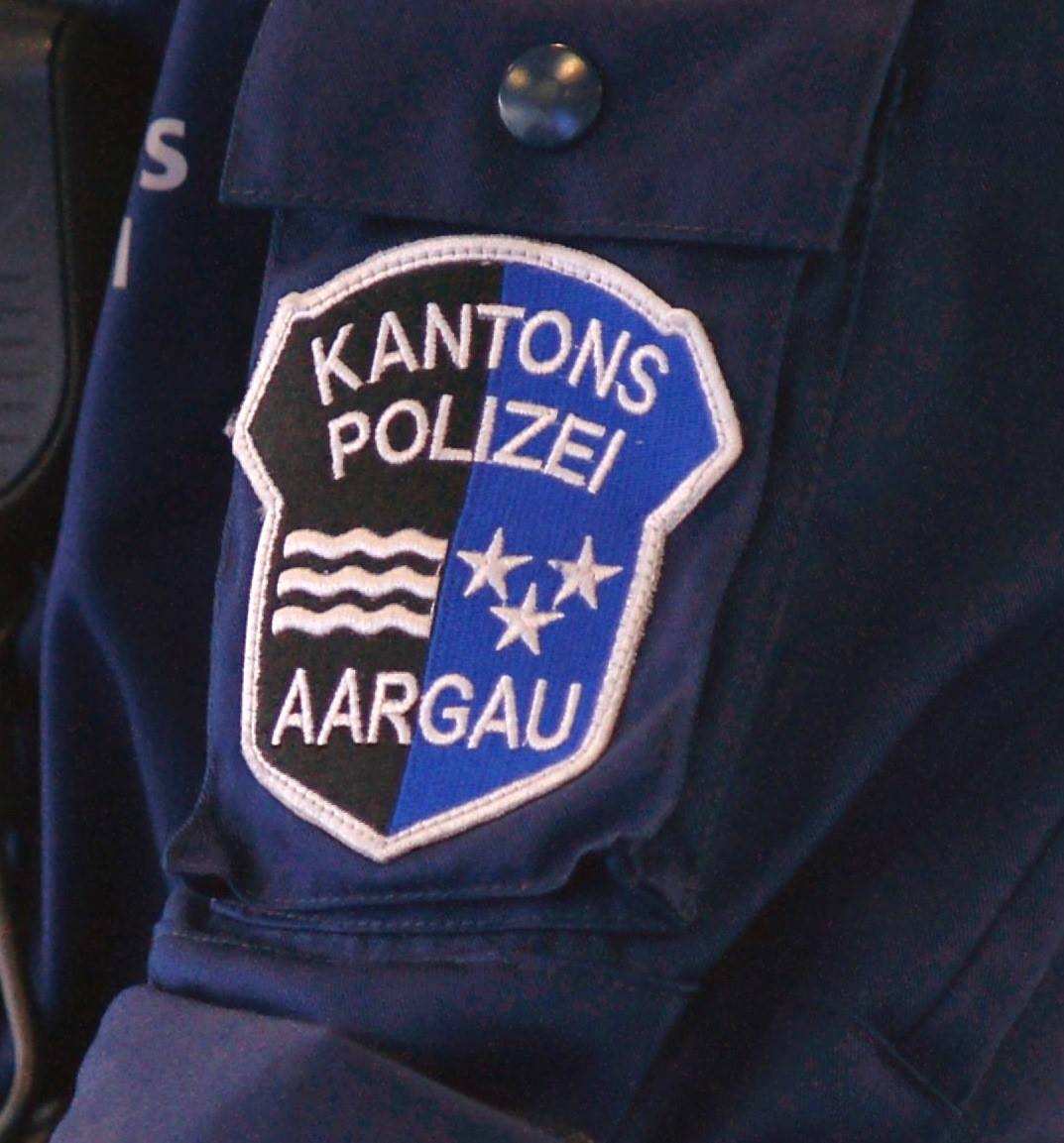 Aarau/Brugg AG: Drei Algerier, ein Libyer und ein Tunesier verhaftet – Autos im Visier